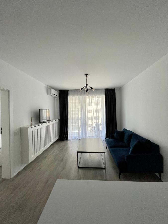Cozy 1 Bedroom Apartment Орадя Экстерьер фото
